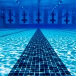 学童クラブの活動でプールで小学校１年生の男児が死亡